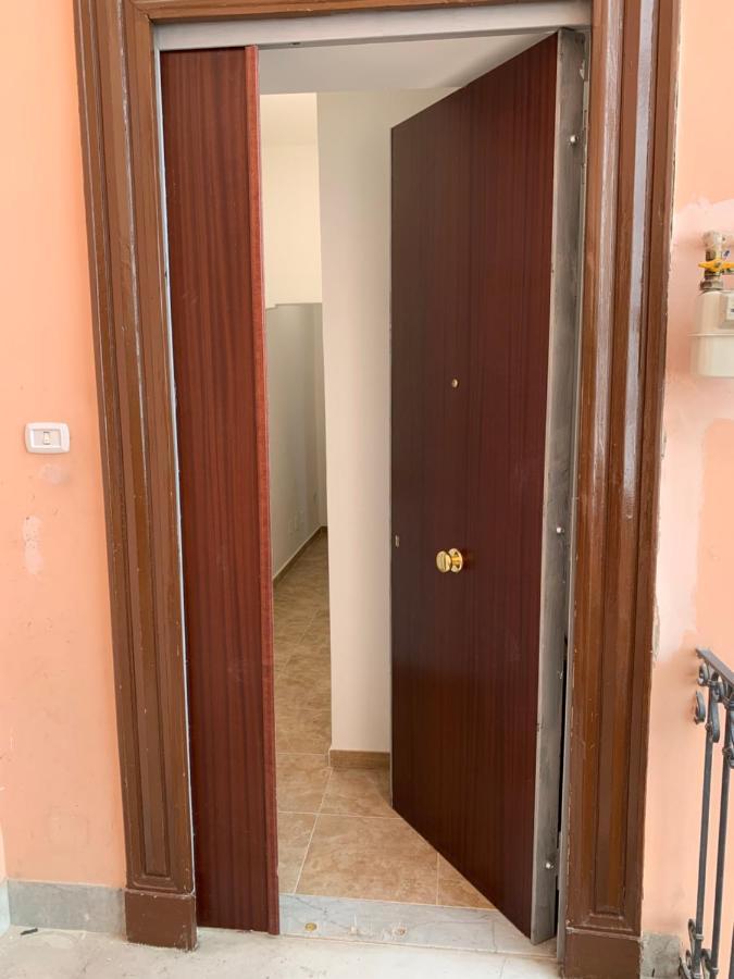 Miris Home Fast And Comfortable With Self Check In 8 Minutes Walk Near Naples Airport Buitenkant foto
