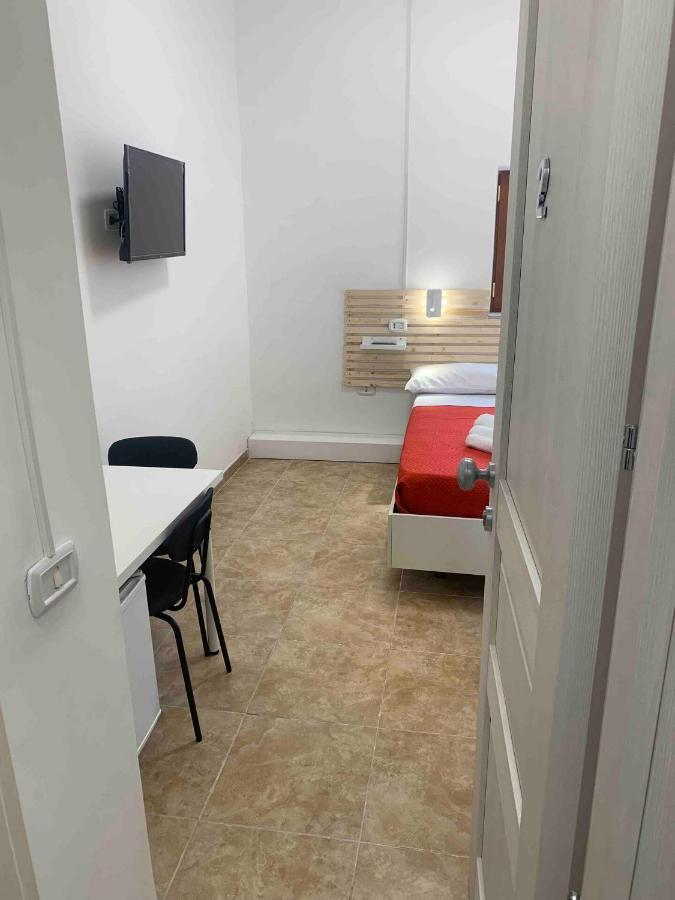 Miris Home Fast And Comfortable With Self Check In 8 Minutes Walk Near Naples Airport Buitenkant foto