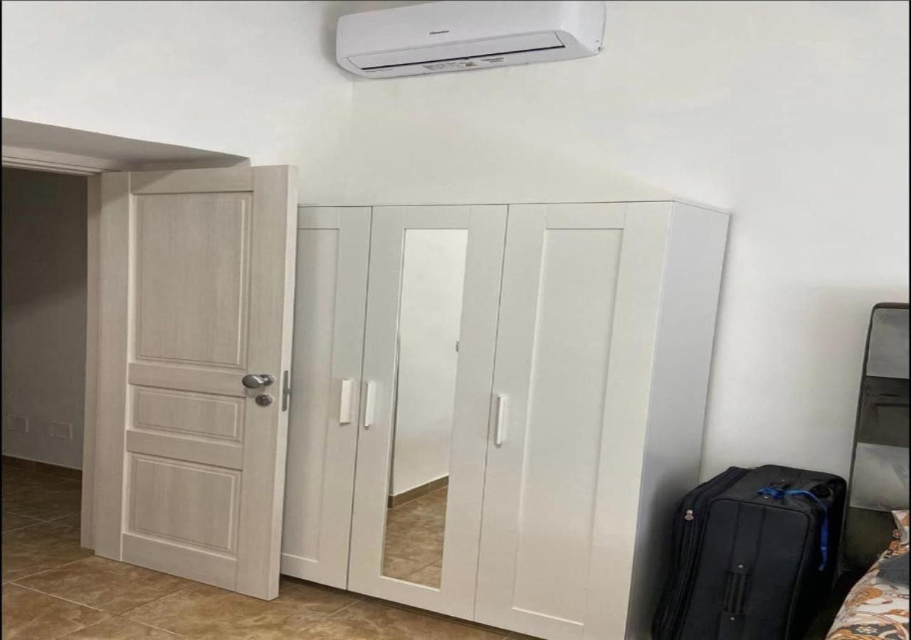 Miris Home Fast And Comfortable With Self Check In 8 Minutes Walk Near Naples Airport Buitenkant foto